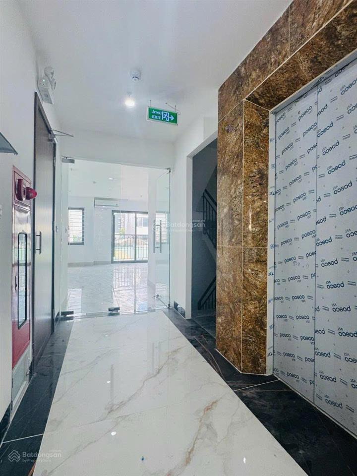 Bán tòa nhà mp hào nam la thành toà văn phòng 106 m nhỉnh 70,x tỷ giá làm việc luôn