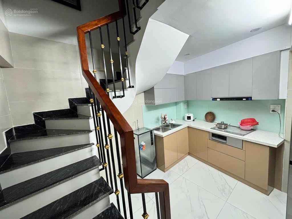 Lõi đống đa 50m x 8 tầng giá nhỉnh 16 tỷ thang máy nhà mới kinh kong nguyễn lương bằng
