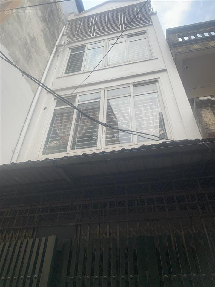 Cho thuê nhà 4 tầng trịnh đình cửu sát vành đai 2.5, 6 phòng ngủ, giá chỉ 15tr/th