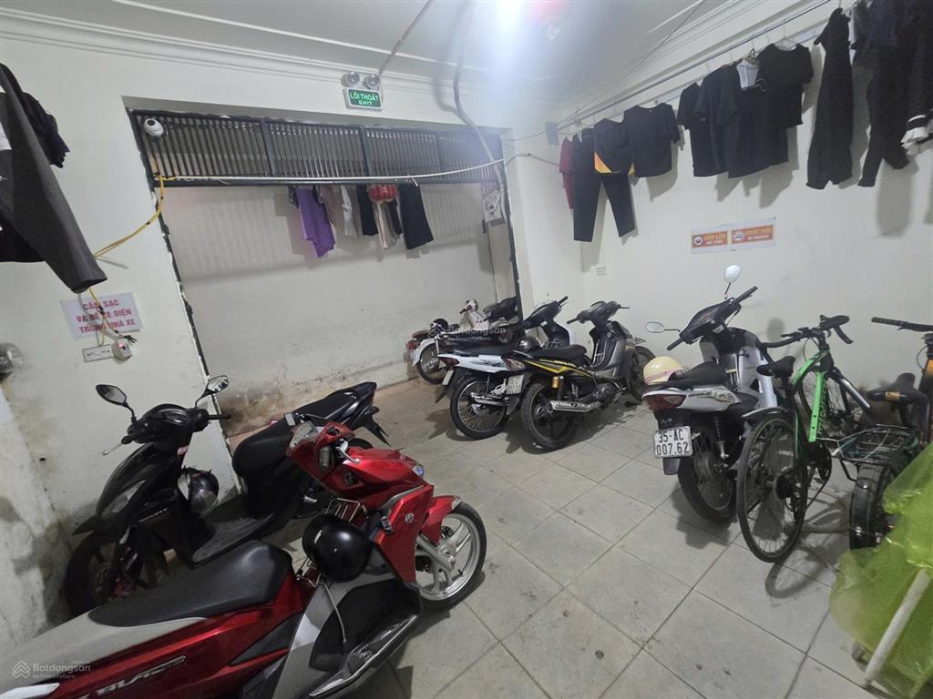 Chỉ 8.5 tỷ có nhà 47m2, 5 tầng, 9 ngủ, tại hồ tùng mậu, cầu giấy, 50m ra phố, nhà đẹp ở ngay