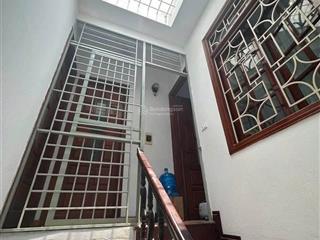 Bán nhà 51m2 phú đô  giá hơn 8 tỷ  ô tô qua cổng  lô góc 3 mặt thoáng  nhà dân xây chắc chắn.