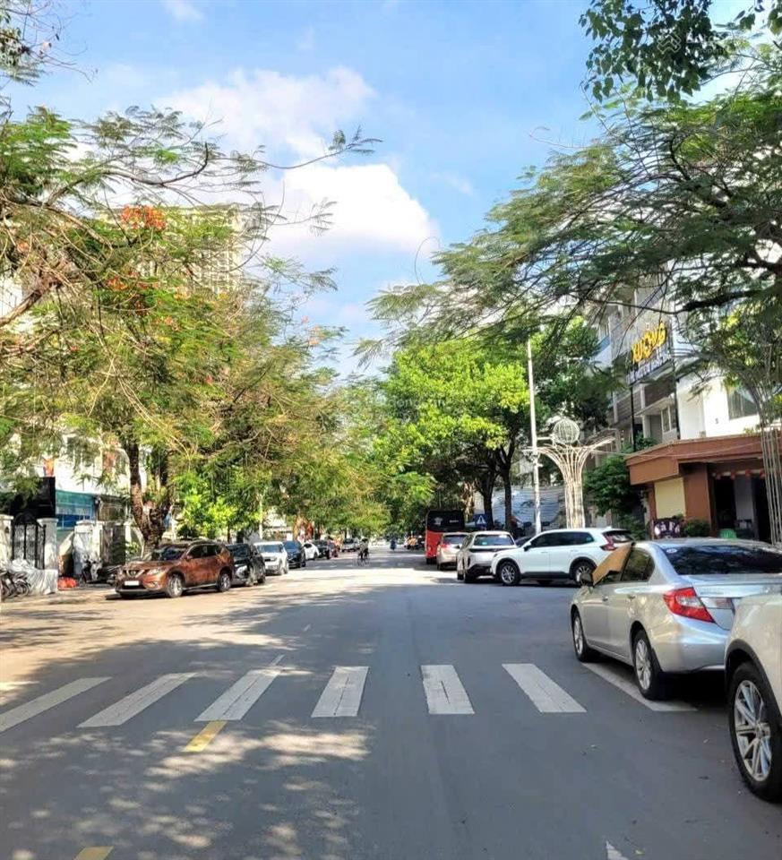 Chính chủ bán lk dãy k1 kđt an hưng dương nôin hoàn thiện đẹp có thang máy dt 82,5m2 giá 21 tỷ