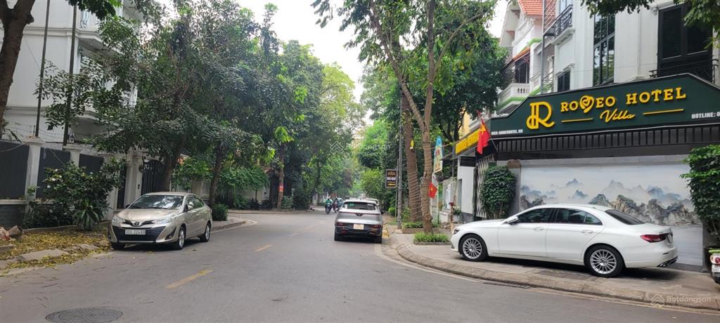Chính chủ bán bt đơn lập bt5 dt 200m chục đưởng chính 200m. khu đt bắc linh đàm
