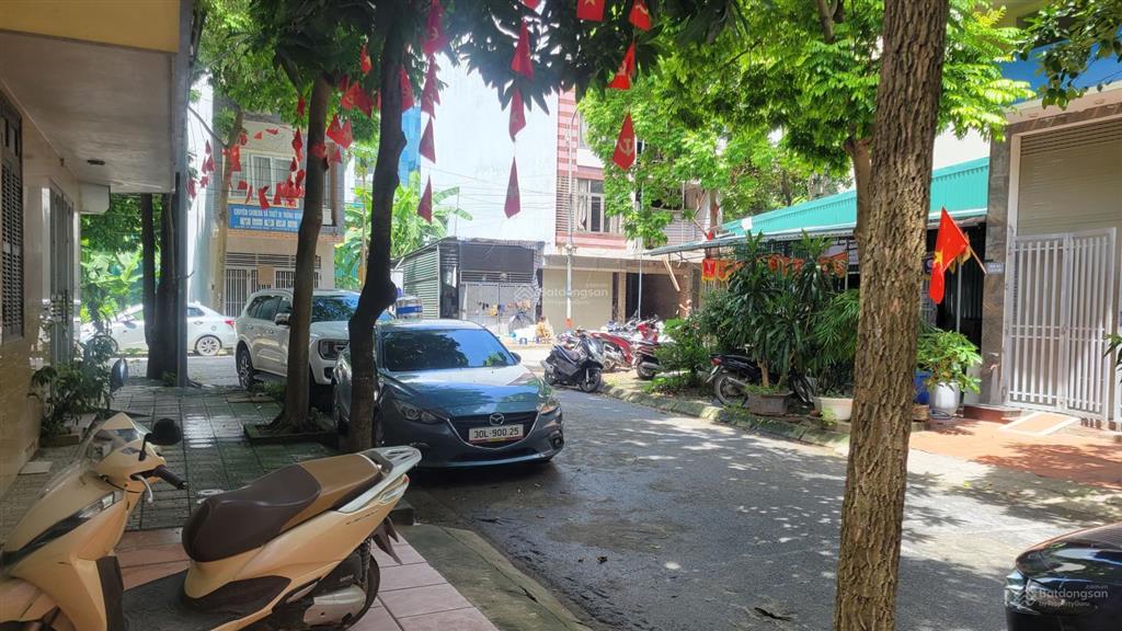 Bán lk dọc bún 1 kđt văn khê dt 50m, 7 tầng có thang máy hoàn thiện đẹp