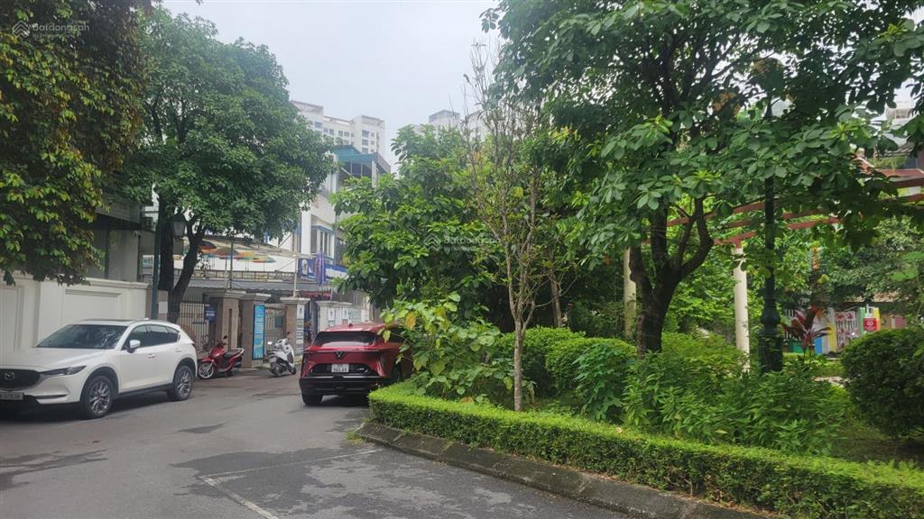 Chính chủ cho thuê biệt thự thành phố giao lưu dt 212m hợp đồng dài hạn