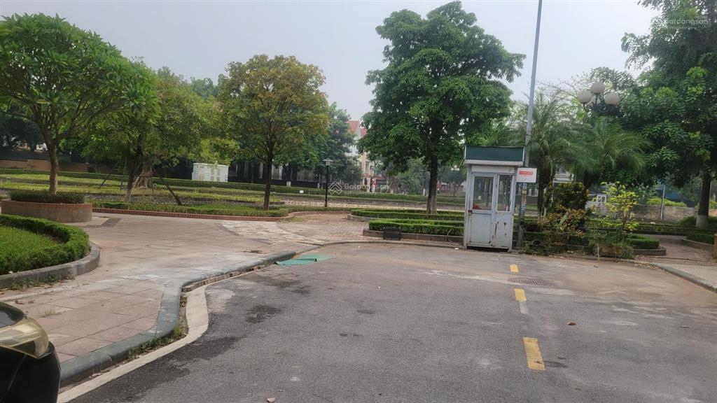 Chính chủ bán liền kề an hưng duong nội cách hồ 15m , dt 82m