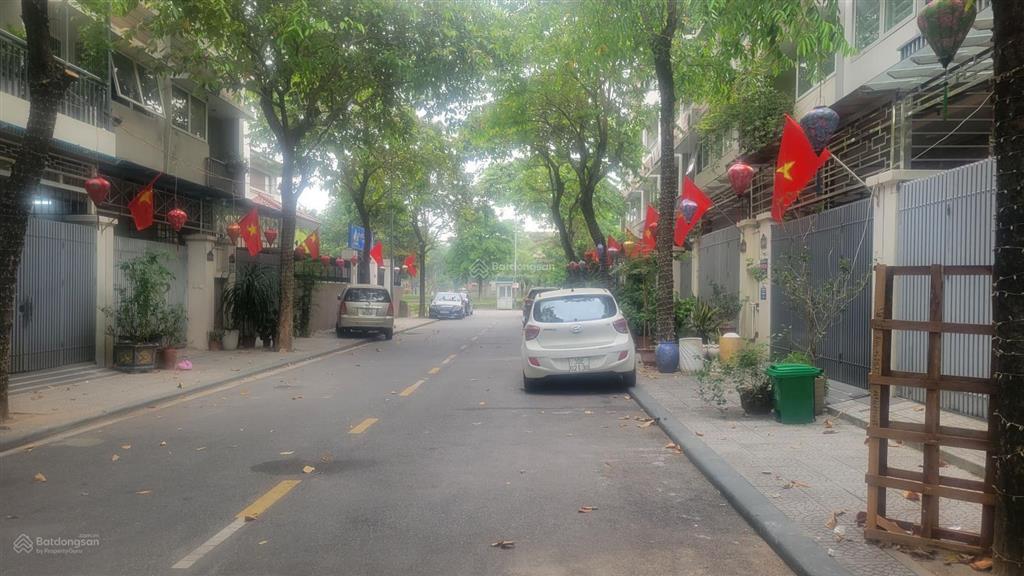 Chính chủ bán liền kề an hưng duong nội cách hồ 15m , dt 82m