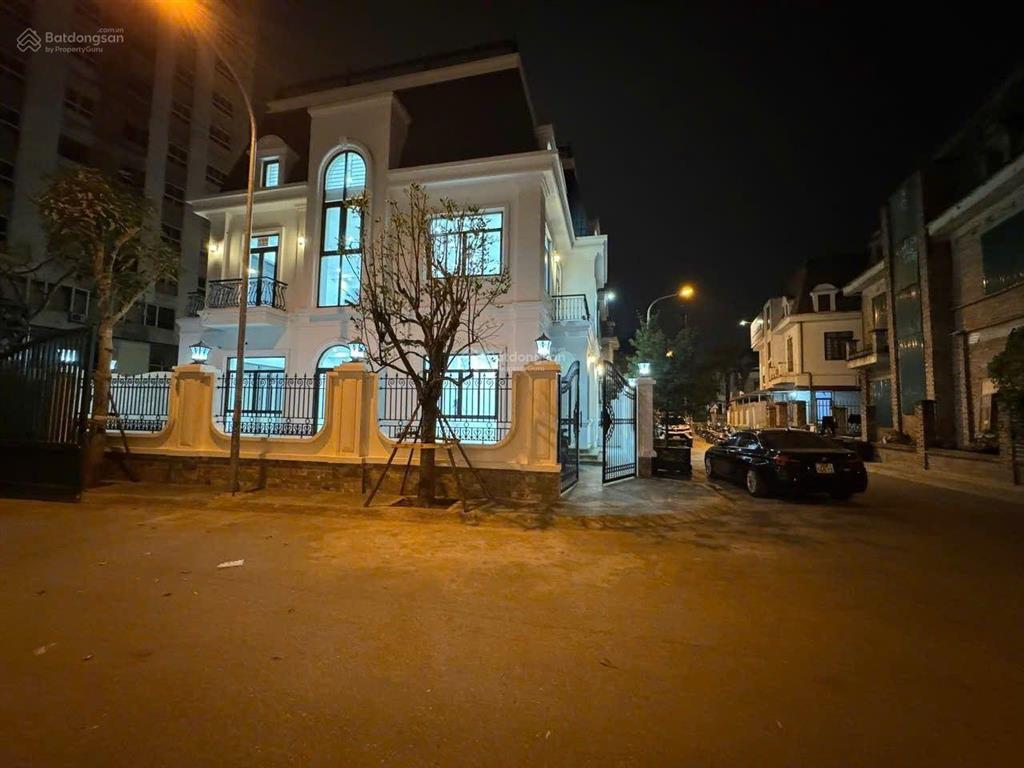 Chính chủ bán biệt thự 3 mặt thoáng tại tổ hợp kết hợp nhà thương mại số 1 sa đôi đại mỗ