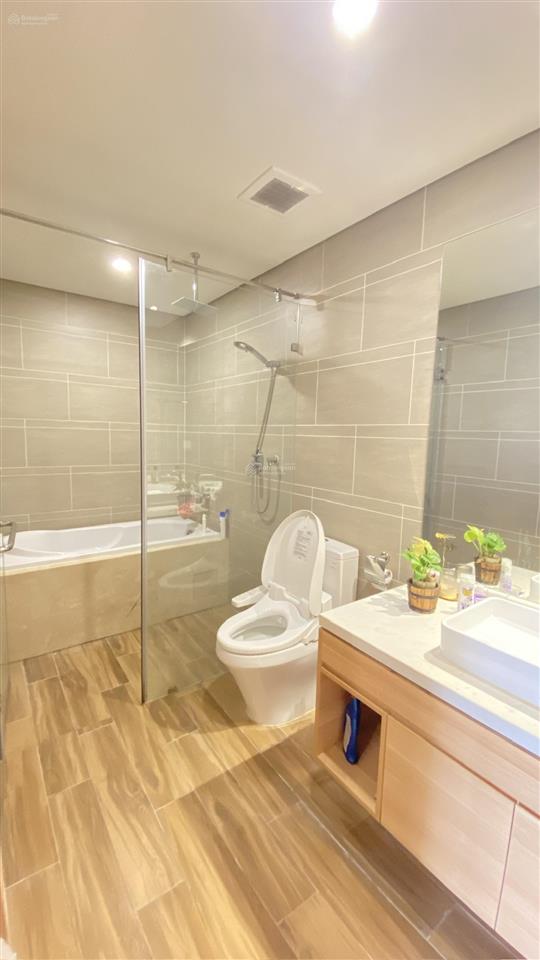Bán nhanh ch 2pn  có slot ô tô  view hồ chung cư sky park tôn thất thuyết. xem nhà 0915 939 ***