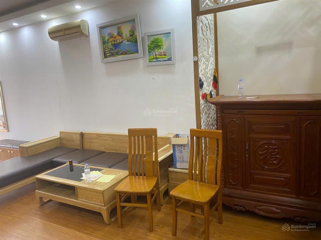 Cho thuê nhà riêng trong ngõ 204 trần duy hưng,40m2 x 4t, 4pn.full đồ giá 15tr/tháng. 0987 459 ***