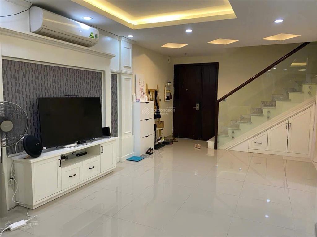 Cho thuê căn hộ golden land nguyễn trãi, 130m, 3pn, nội thất full, giá 15tr.  0987 459 ***