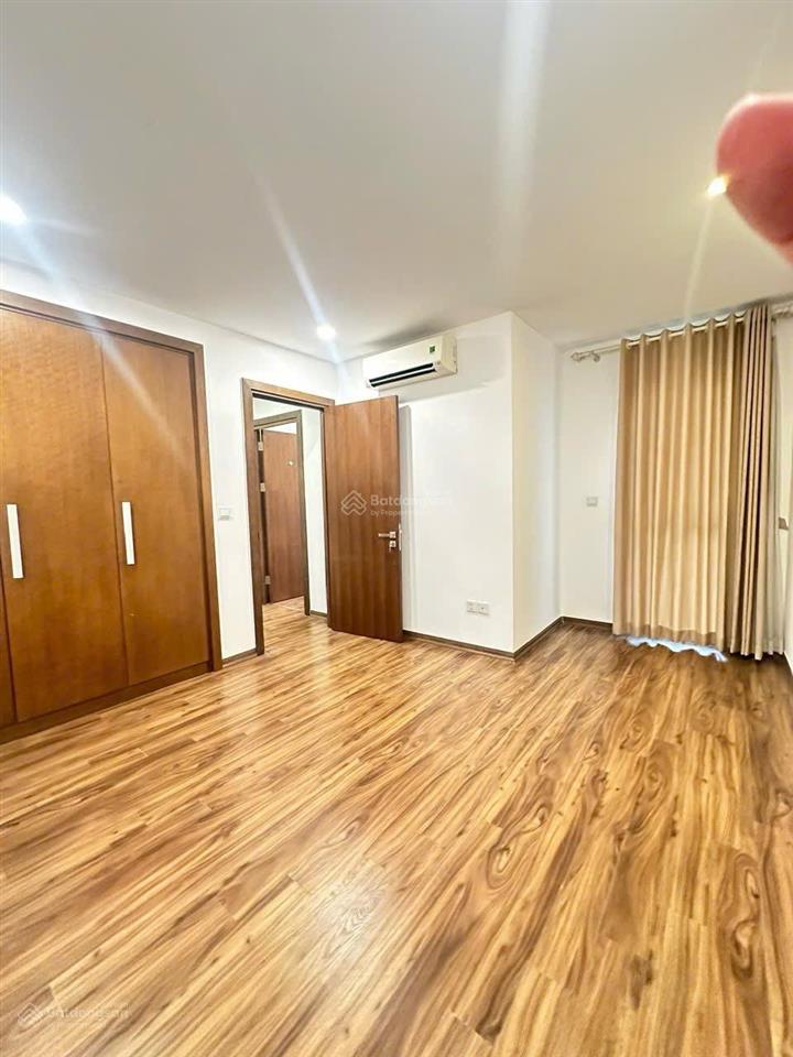 Chính chủ cho thuê căn hộ golden palm lê văn lương 110m, 3n, gần đủ đồ, giá 18tr/th.  0987 459 ***