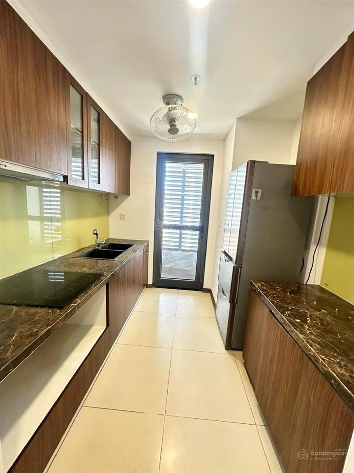 Chính chủ cho thuê căn hộ golden palm lê văn lương 110m, 3n, gần đủ đồ, giá 18tr/th.  0987 459 ***