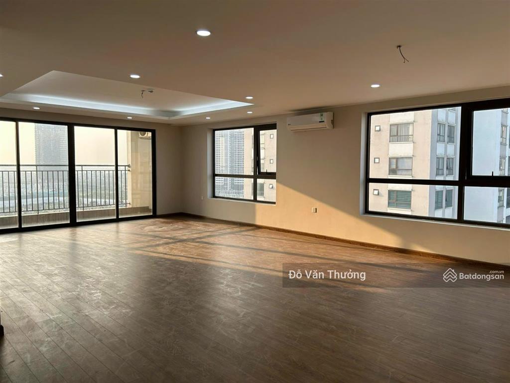 Chuyển nhượng căn hộ udic westlake 168m2, view toàn cảnh ciputra