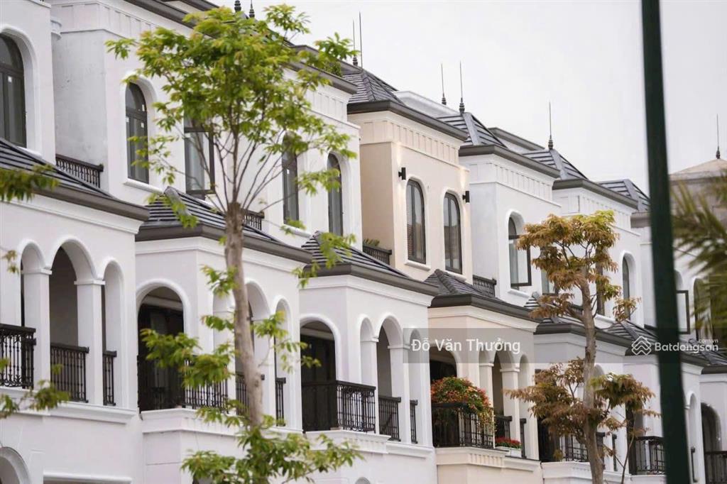 Villa ciputra cần bán gấp trong mùa đông 147m2, đường đôi, giá 61 tỷ