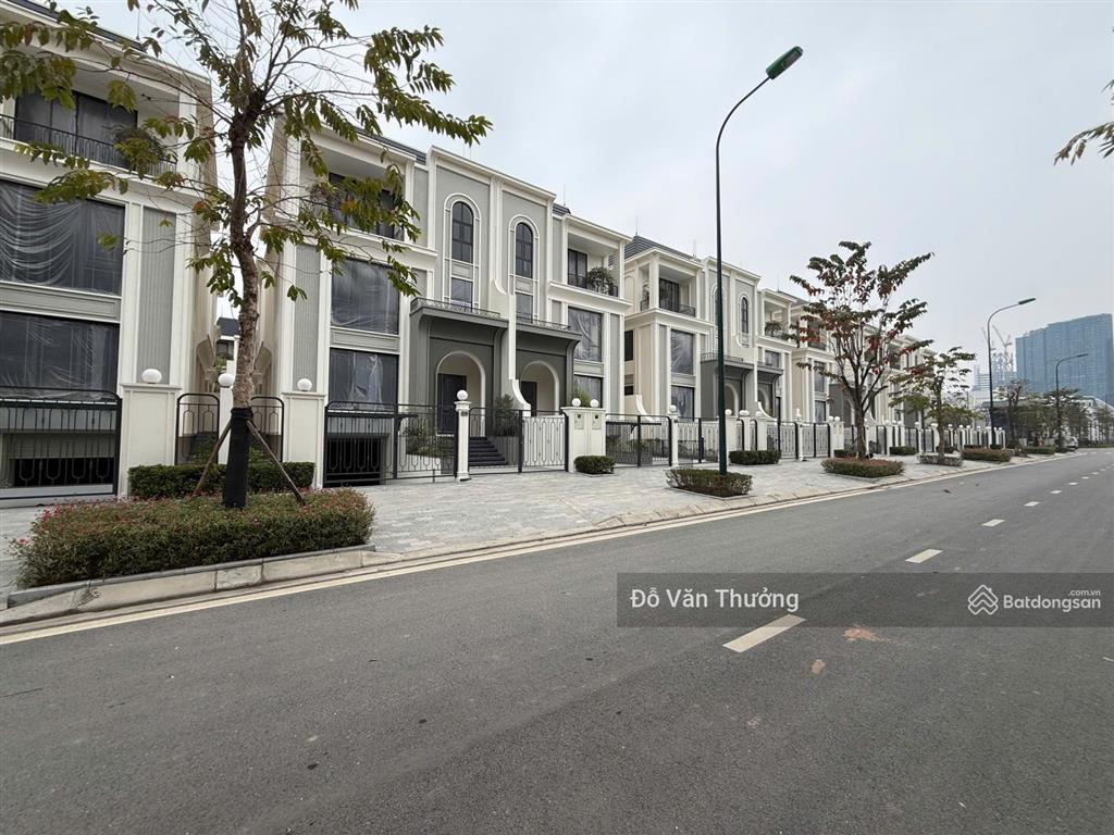 Villa ciputra cần bán gấp trong mùa đông 147m2, đường đôi, giá 61 tỷ