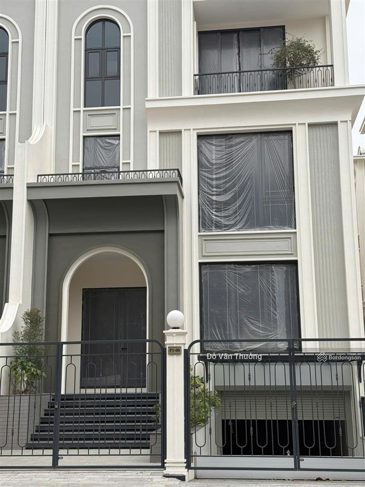 Villa ciputra cần bán gấp trong mùa đông 147m2, đường đôi, giá 61 tỷ