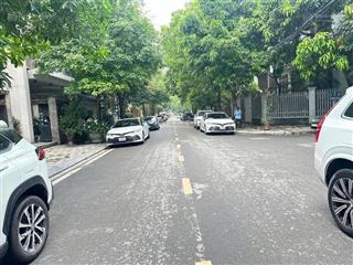 Bán liền kề d3 vườn đào 105m2 x7 tầng thang máy hướng đông nam