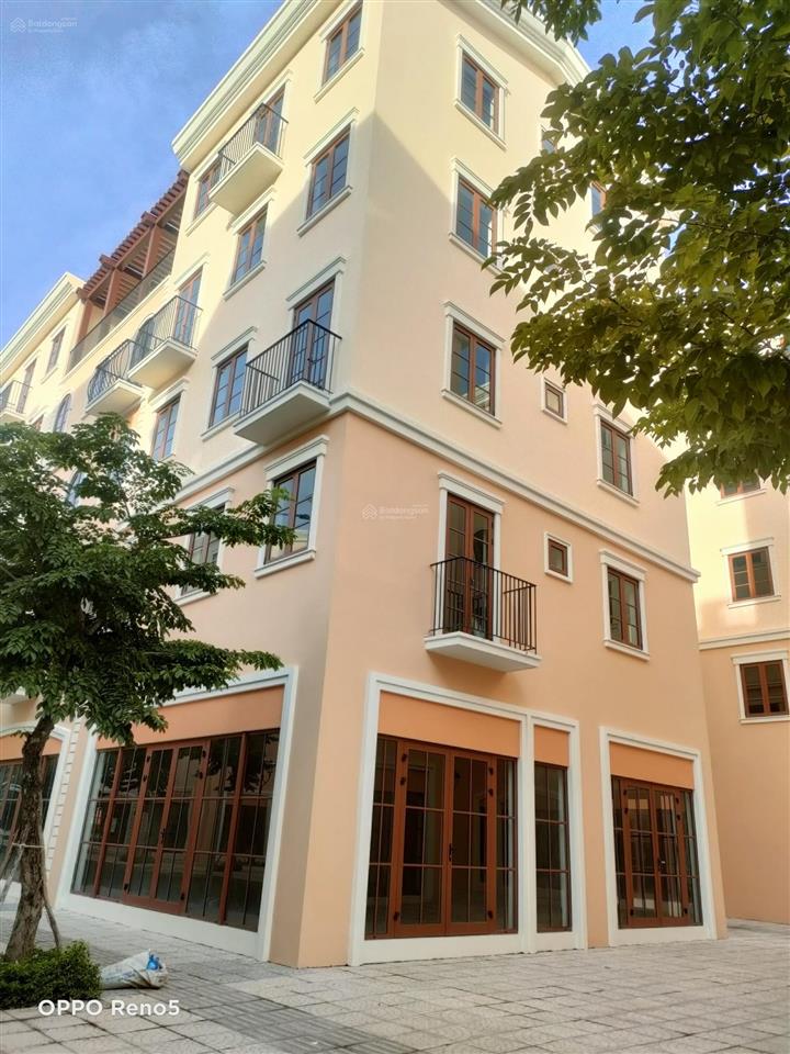 Căn góc giá tốt, diện tích 120m² xây 5 tầng 1 tum  đã có sổ.