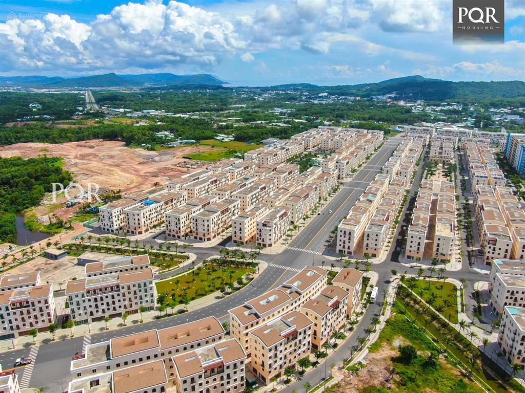 Căn góc giá tốt, diện tích 120m² xây 5 tầng 1 tum  đã có sổ.