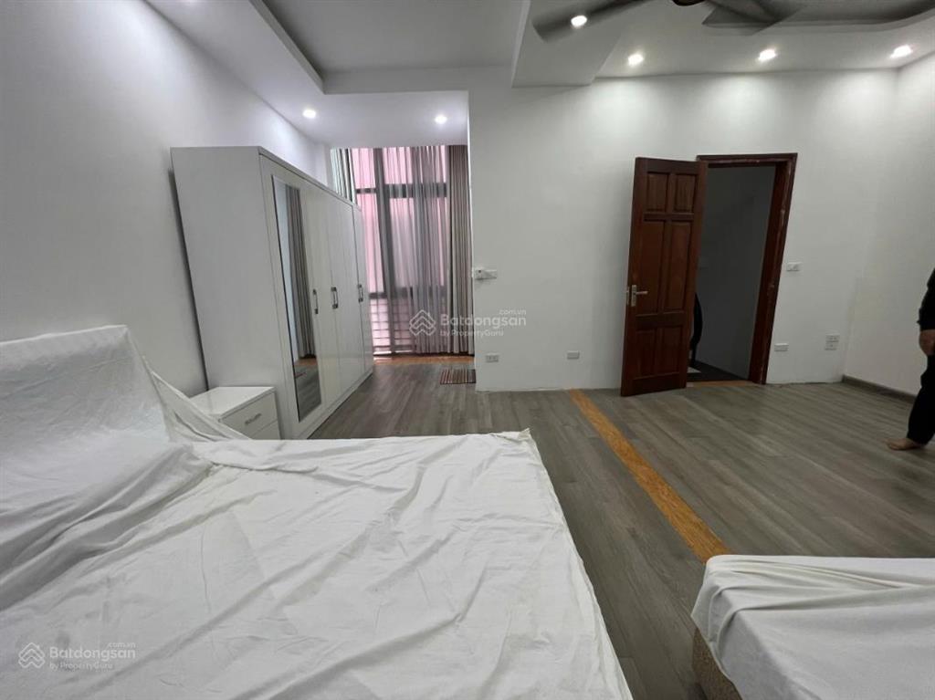 Bán nhà phố trích sài, tây hồ, 46m2 x 5 tầng, ô tô đỗ cửa, view hồ tây, 20m ra mặt phố, 17 tỷ!