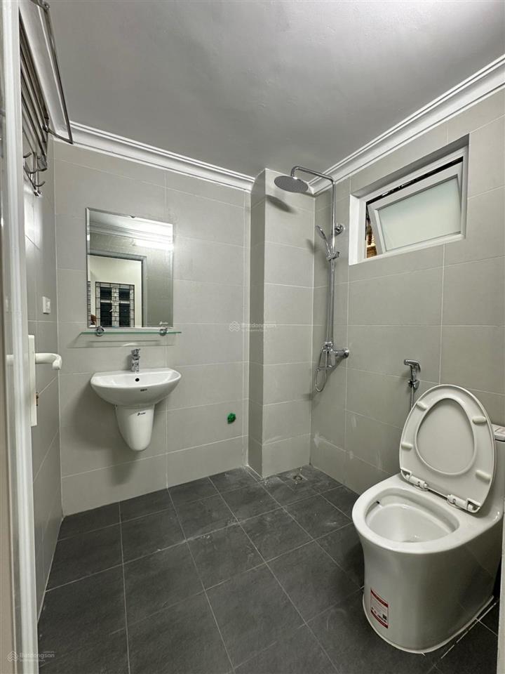 Bán nhà ngõ minh khai, 50m2 x 5 tầng, mặt tiền rộng vừa ở vừa kinh doanh, 12 tỷ còn thương lượng!