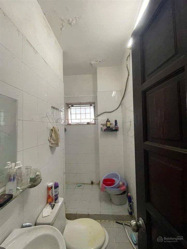 Bán cc khiêm khải, hoàng kim giao, q8 dt 64m2, 2pn, 1wc, giá 2,6 tỷ.  0901 341 *** phương