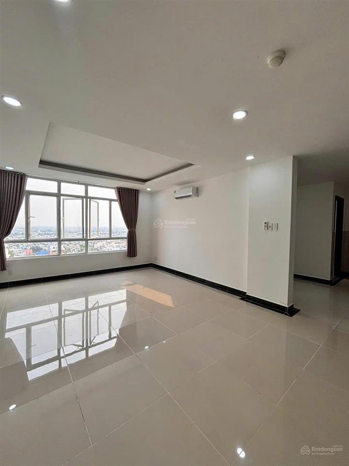 Cho thuê hộ giai việt duplex thông tầng 3pn, 4wc, 22tr.  0901 341 *** phương