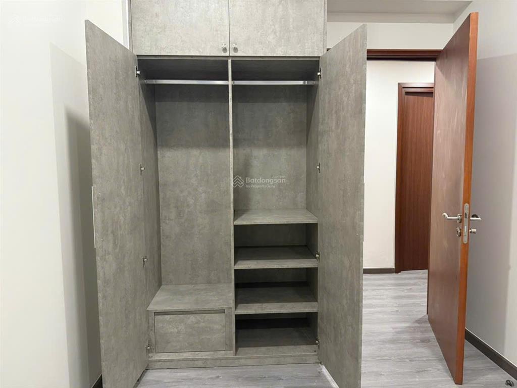 Cho thuê cc tản đà court, 98m2, 3pn, 2wc, full 23tr.  0901 341 *** phương
