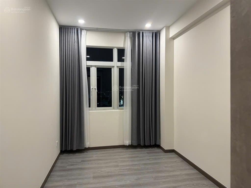 Cho thuê cc tản đà court, 98m2, 3pn, 2wc, full 23tr.  0901 341 *** phương