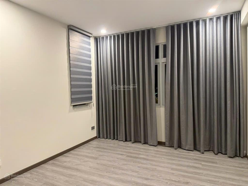 Cho thuê cc tản đà court, 98m2, 3pn, 2wc, full 23tr.  0901 341 *** phương
