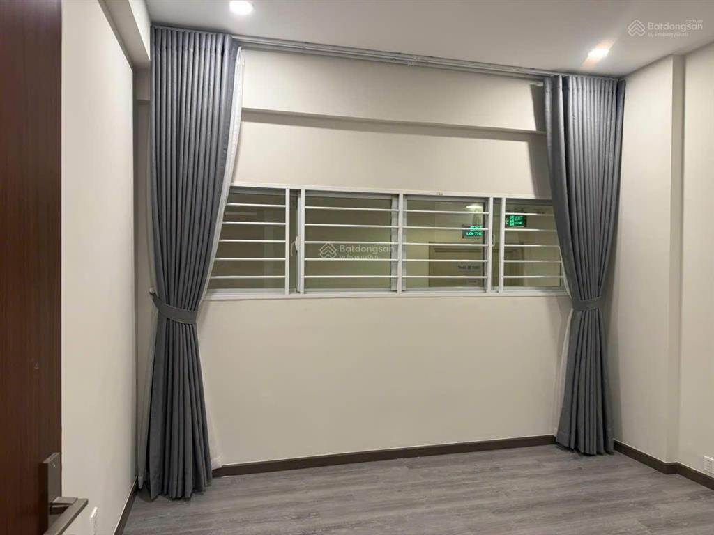 Cho thuê cc tản đà court, 98m2, 3pn, 2wc, full 23tr.  0901 341 *** phương