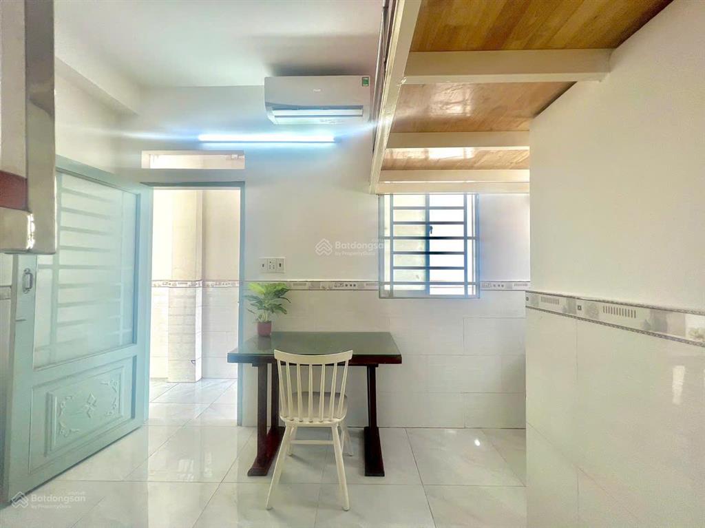 Phòng cho thuê giá rẻ quận tân phú gần chợ tân hương