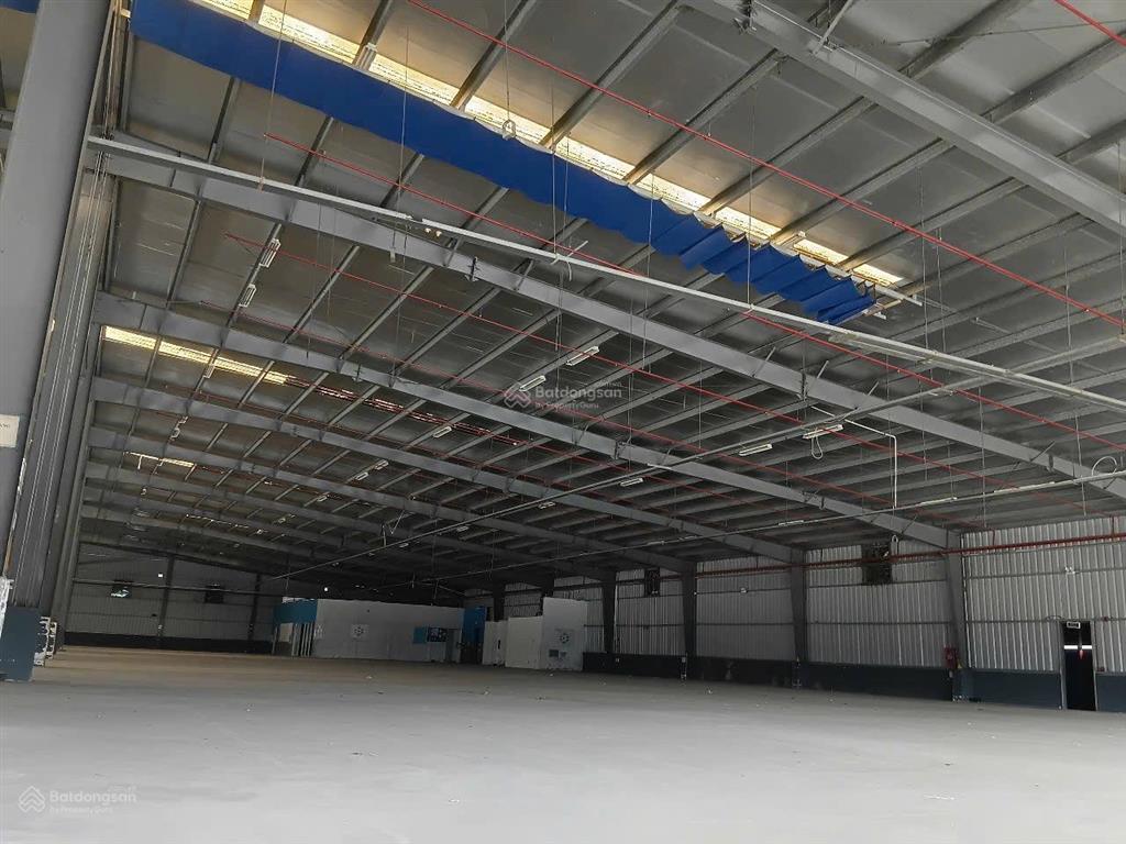 Cho thuê kho hoà bình, quận tân phú (ngay kdl đầm sen).  0919 418 ***