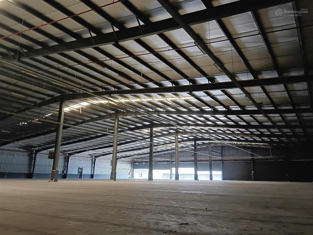 Cho thuê kho hoà bình, quận tân phú (ngay kdl đầm sen).  0919 418 ***