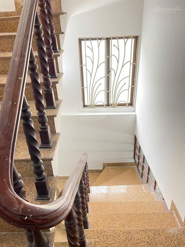 Cho thuê nhà nguyên căn phố thái hà, đống đa, nhà đẹp, diện tích 45m2, 4t, giá 13,5tr/tháng.
