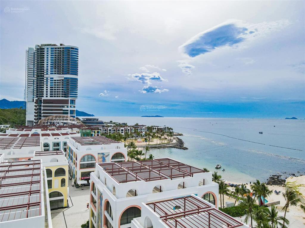 Chuyển nhượng căn đẹp libera nha trang. 2pn view biển, thành phố tầng cao