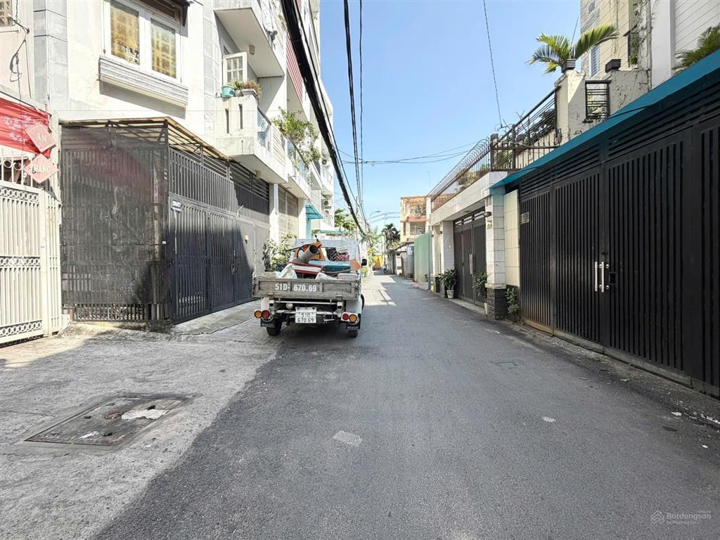 Bán nhà hẻm cách tầm vu, hẻm oto có sẵn phòng cho thuê, giá 12,6 tỷ