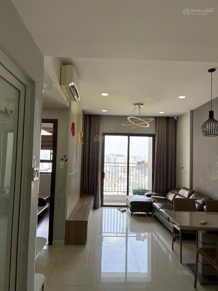 Bán wilton tower 68m² 2pn tầng 11 view hồ bơi ban công đông nam sổ hồng giá 6,85 tỷ