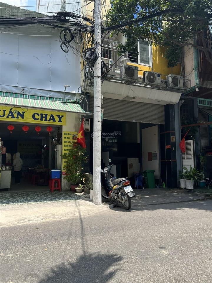 Cho thuê mặt bằng tầng trệt làm văn phòng hay kinh doanh, diện tích 28m2 mặt tiền, có hầm để xe máy