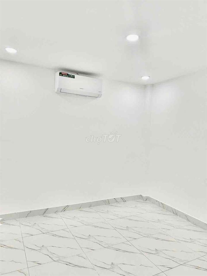 HẺM 5 M THÔNG- NGAY CHỢ HUỲNH VĂN CHÍNH- 4PN
