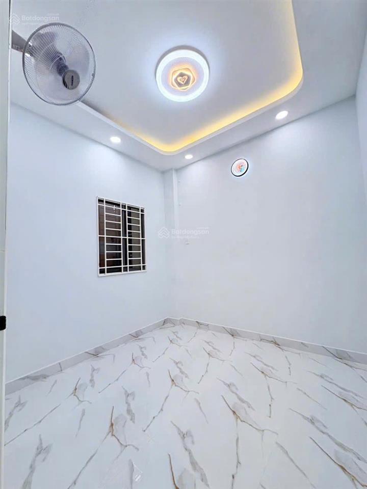 Nhà đẹp lạc long quân gần ngay ub quận  2pn sổ đầy đủ xem nhà ngay