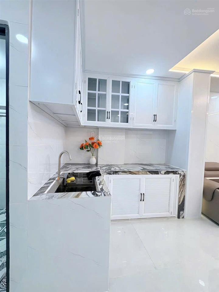 Nhà đẹp lạc long quân gần ngay ub quận  2pn sổ đầy đủ xem nhà ngay