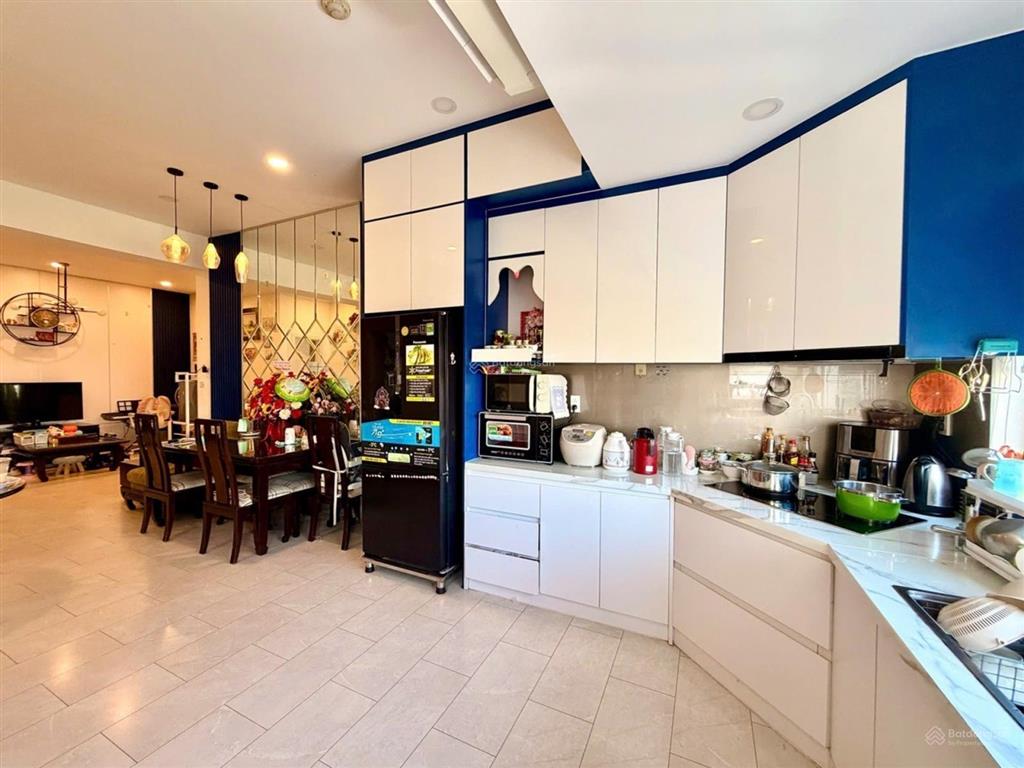 Căn hộ ngay trung tâm q1  căn góc 85m2 sổ sẵn  nhà mới đẹp