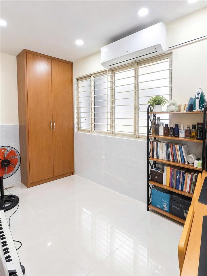 Chung cư âu cơ gần lạc long quân tầng 2  3pn sổ hồng lâu dài chỉ 3 tỷ tl