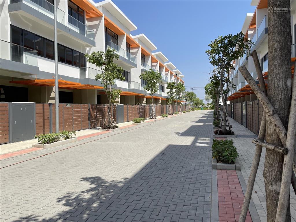 Chính chủ bán nhà phố elite life 5,35x15m, 1t 2l, nhà thô, giá 4,4 tỷ, bao phí, tl