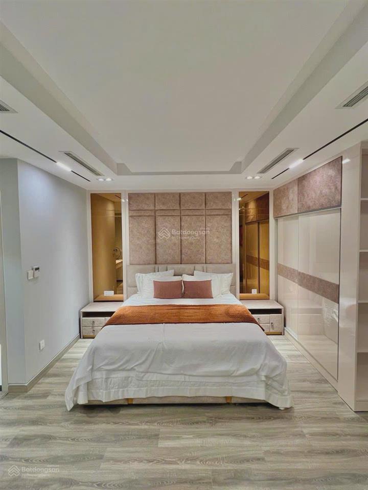 Bán cc garden court 2, tân phong, q7, giá tốt 13,6 tỷ, 135m2, 3pn, 2wc