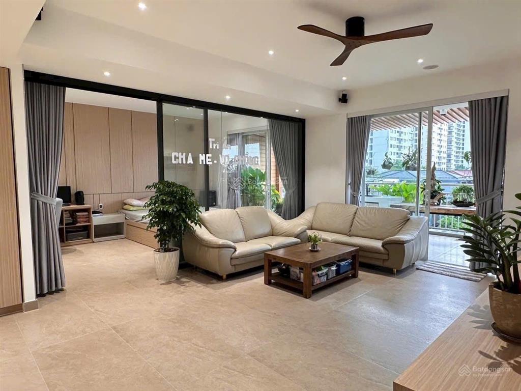 Hiếm ! cần bán căn hộ sân vườn siêu hiếm tại riverside residence pmh, nội thất cao cấp. giá rất tốt