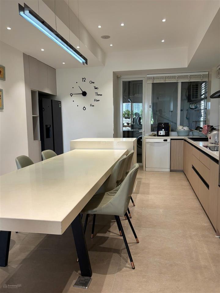 Hiếm ! cần bán căn hộ sân vườn siêu hiếm tại riverside residence pmh, nội thất cao cấp. giá rất tốt