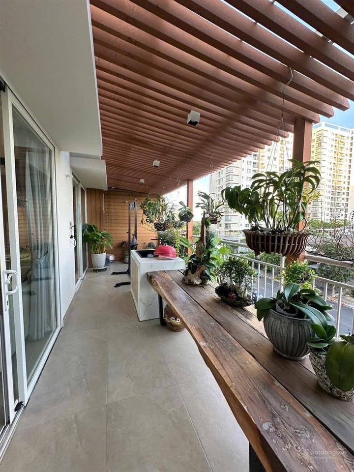 Hiếm ! cần bán căn hộ sân vườn siêu hiếm tại riverside residence pmh, nội thất cao cấp. giá rất tốt